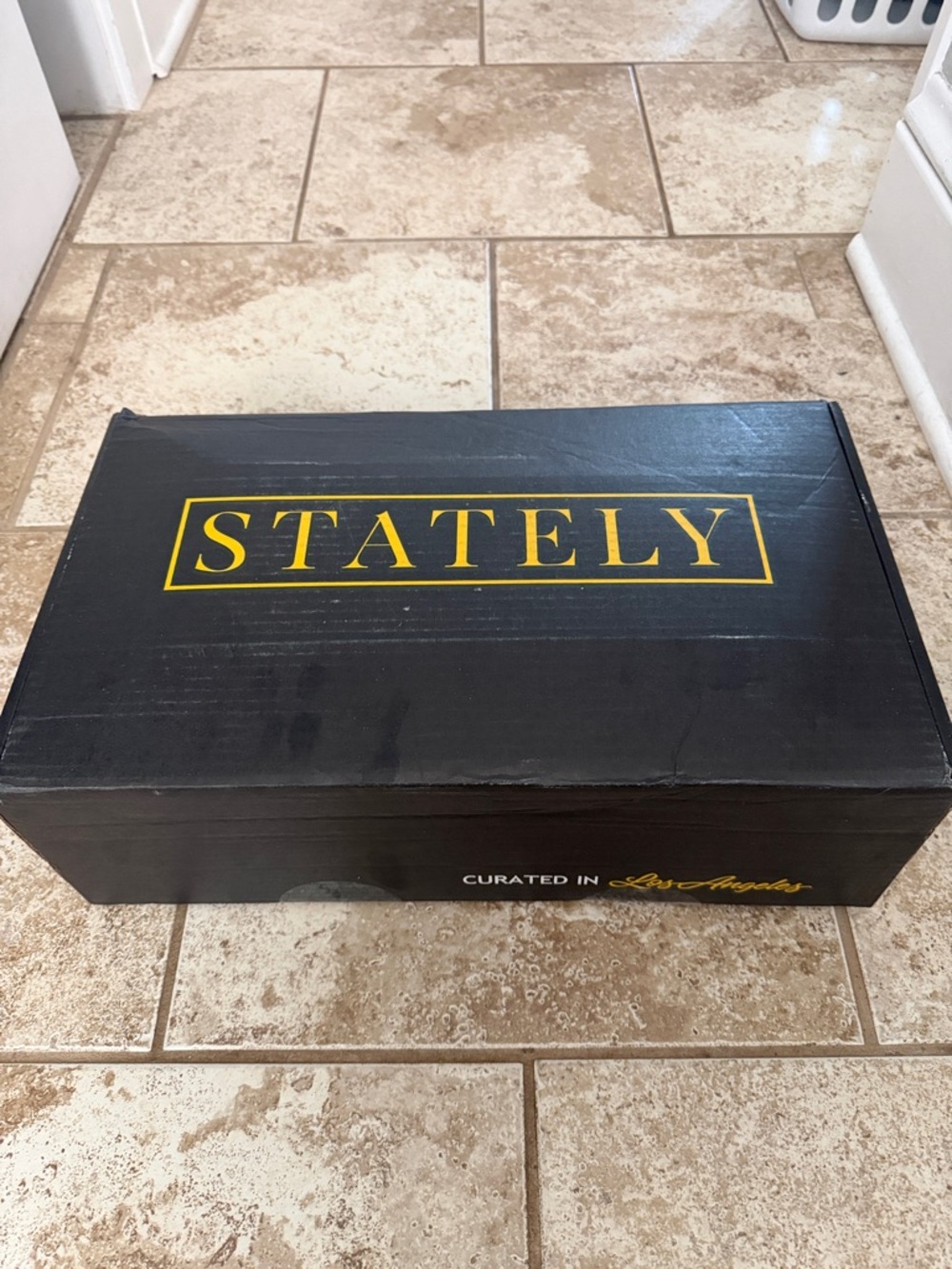 Stately Style Box (Size M, 33x30)